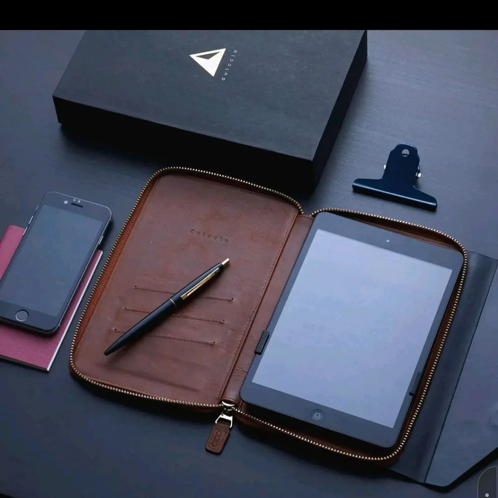 Dulccio Leather Zipped Tablet Folio Case Holder - Picture 7 of 8